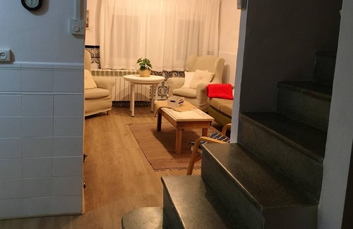 El Poyo del Cid House | Homerez - Nice house with garden and terrace & Wifi