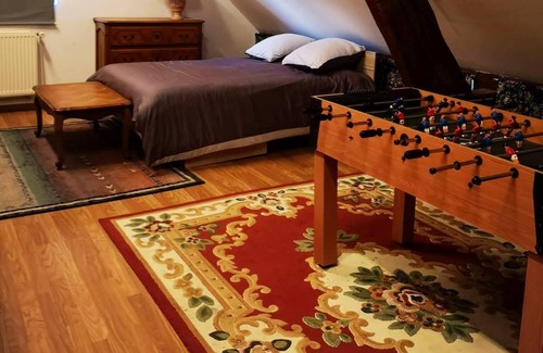 Le Vaudreuil House | Homerez - Nice house for 6 ppl. with garden and terrace at Le Vaudreuil