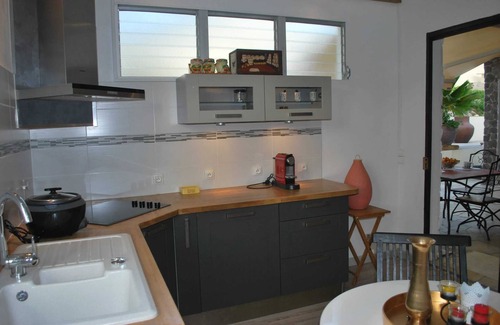 La Colline Apartment | Homerez - Sea View Apartment Schoelcher