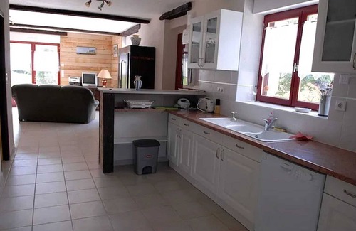Inzinzac-Lochrist House | Homerez - Spacious house near Lorient with large garden.