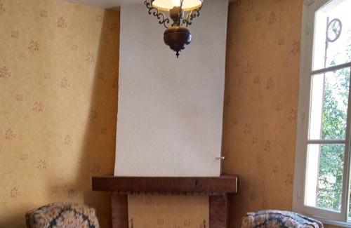 Lathus-Saint-Remy House | Homerez - Spacious house for 7 pers. in Lathus-Saint-Rémy