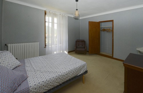 Aspres-sur-Buech House | Homerez - Spacious house for 6 ppl. with balcony at Aspres-sur-Buëch