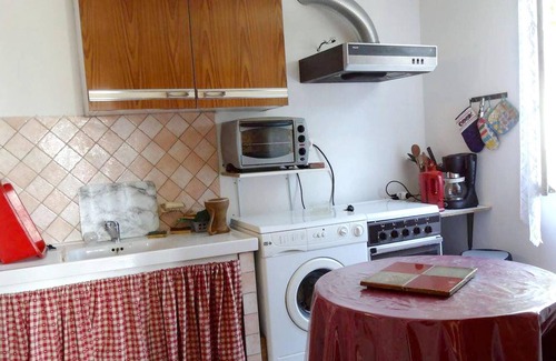 Teyssieu House | Homerez - Spacious house for 7 ppl. with garden and terrace at Teyssieu