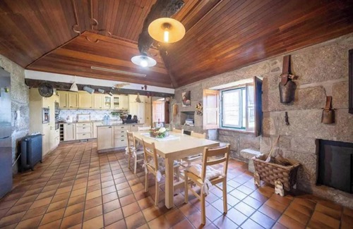 Irivo Villa | Homerez - Spacious villa with private pool in Penafiel