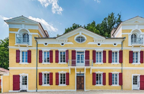 Castelmoron-sur-Lot Villa | Homerez - Villa in Castelmoron-sur-Lot
