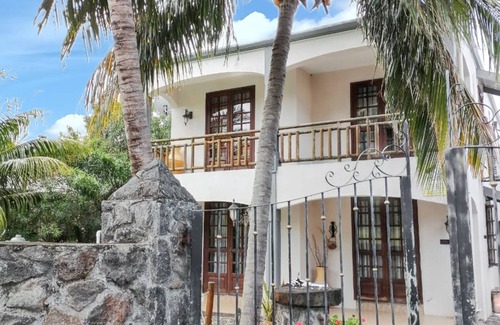 La Gaulette Villa | Homerez - Villa with sea view in Coteau Raffin
