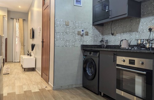 Kireka Apartment | Homestay 1BR APT on Mutungo Hill in Kampala with unlimited Netflix & free WiFi