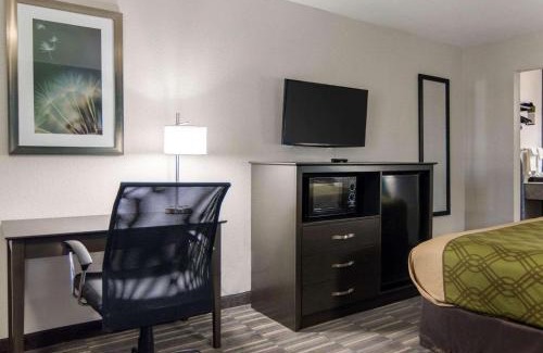 Russellville Cabin | HomeStay Inn & Suites