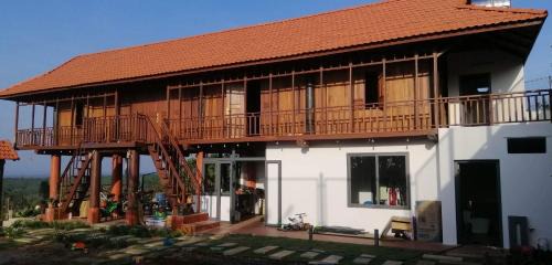Buon Ma Thuot House | Homestay Lưng Đồi