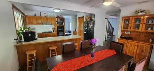 Oxenford House | Homestay on the hill 2