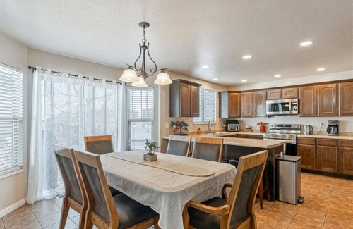 Clearfield House | Homestead Haven | Sleeps 14 | 2 Car Garage