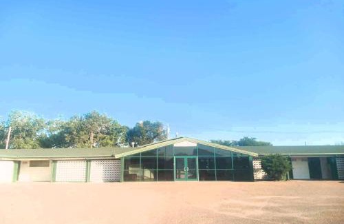 Lakin Hotel | HomeTown Inn By OYO Lakin, KS