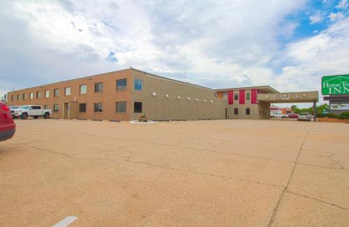 Liberal Hotel | HomeTown Inn By OYO - Liberal, KS