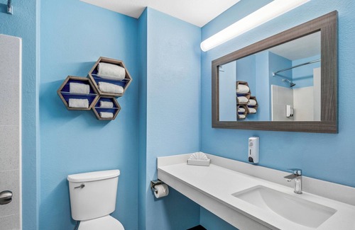 Southfield Hotel | HomeTowne Studios by Red Roof Southfield
