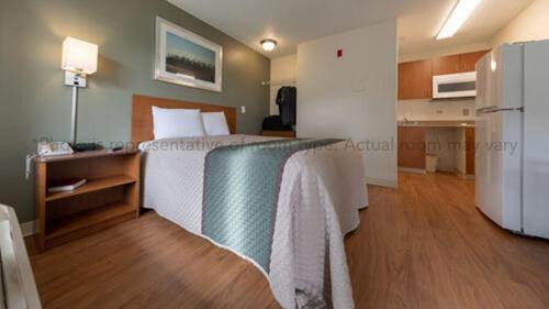 Gainesville Hotel | HomeTowne Studios by Red Roof Gainesville, GA