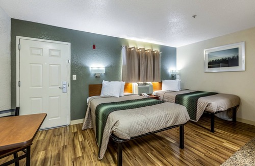 Gainesville Hotel | HomeTowne Studios By Red Roof Gainesville, GA