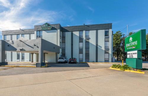 Newport News Hotel | HomeTowne Studios by Red Roof Newport News - Hampton West