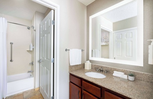 Grapevine Hotel | Homewood Suites by Hilton Dallas-DFW Airport N-Grapevine