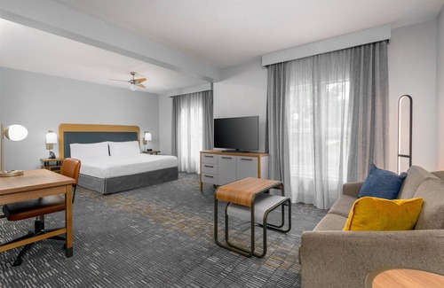Orlando Hotel | Homewood Suites by Hilton® Orlando-UCF Area