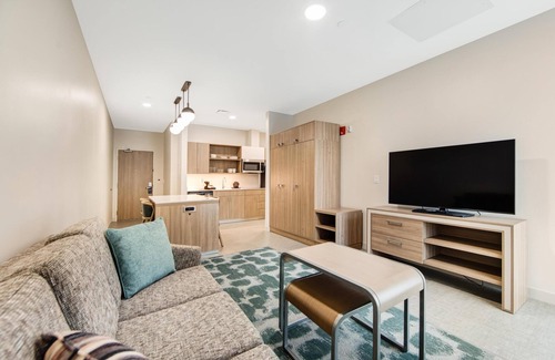 East Rutherford Hotel | Homewood Suites by Hilton East Rutherford - Meadowlands