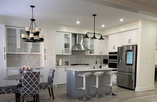 Ajax House | Homey 5 bedroom house with gas fireplace in Ajax, Ontario