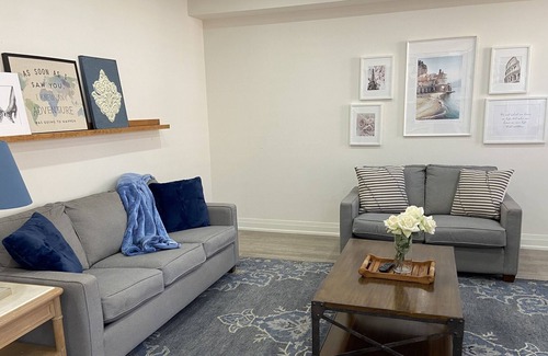 Ajax House | Homey 5 bedroom house with gas fireplace in Ajax, Ontario
