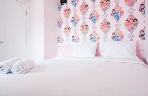 Rawasari Apartment | Homey and Fresh 2BR Green Pramuka Apartment By Travelio