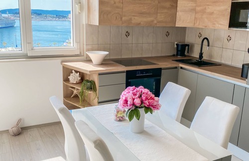Bacvice Apartment | Homey apartment with a view