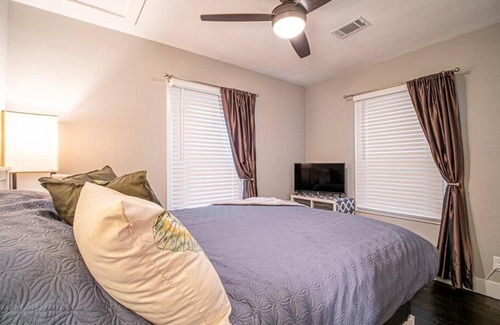 Marietta House | Homey Bungalow Convenient to Marietta and I-75!