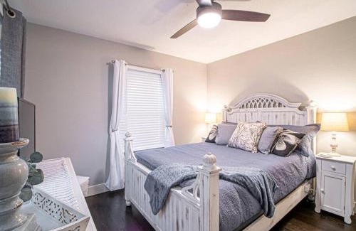 Marietta House | Homey Bungalow Convenient to Marietta and I-75!