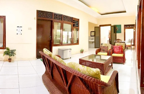 Darmo House | Homey Guesthouse near Sby Zoo Syariah