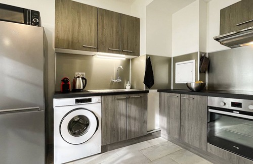 Ambilly Apartment | Homey Keola -Free parking/Near tram to Geneva/Wifi