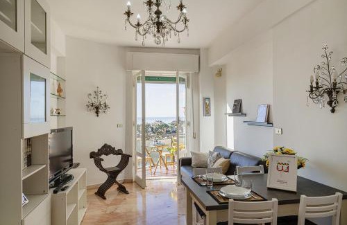 Quinto al Mare Apartment | Homey Seaview Apartment by Wonderful Italy