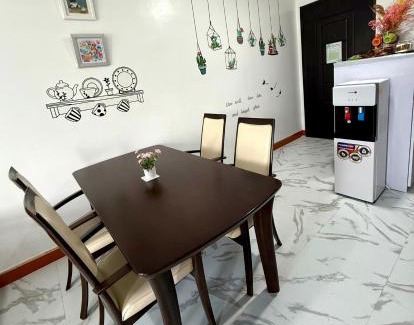 Matandang Balara Apartment | HOMEY STAYCATION WITH PARKING near Diliman, Katipunan, Commonwealth