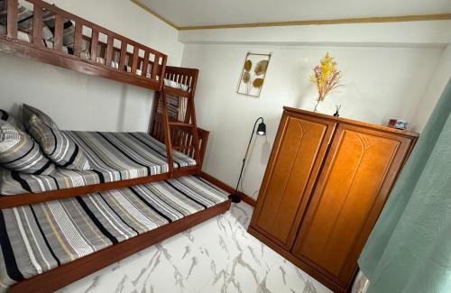 Matandang Balara Apartment | HOMEY STAYCATION WITH PARKING near Diliman, Katipunan, Commonwealth