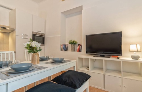 Quartiere XVII Trieste Apartment | Homs Apartment Quartiere Africano