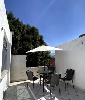 Leon Bed & Breakfast | HOMS - Ubicación inigualable - Hospédate como en casa