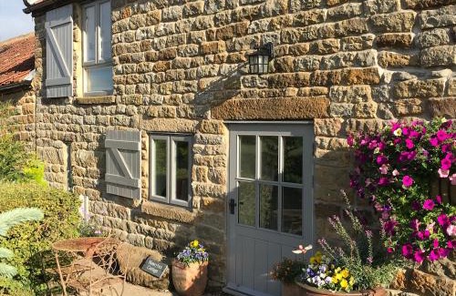 Staintondale House | Honey Bee Cottage