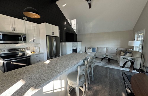 Honey Harbour Cottage | Honey Harbour Hideaway