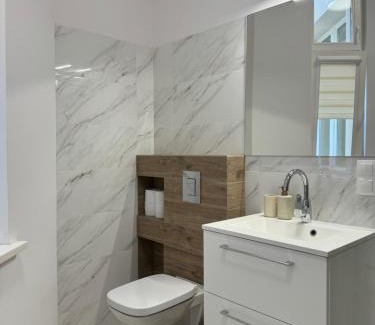 Poznan City Center Apartment | Honey Nook Apartment 3 minutes from the center
