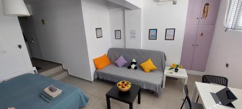 Rafina-Pikermi Apartment | HoneyBee 1 - Sunny Studio in the center of Rafina