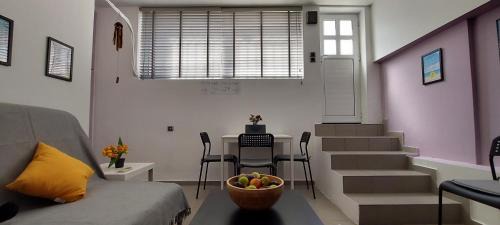 Rafina-Pikermi Apartment | HoneyBee 1 - Sunny Studio in the center of Rafina