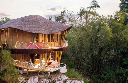 Kemenuh Villa | Honeymoon Villa with Redroom