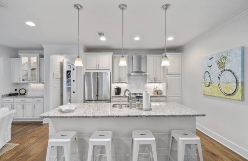 WaterSound West Beach House | "HoneyPops 30A Beach House" Private access to Beach! Gate Community! 4 Bikes!