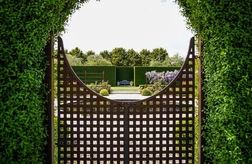 Kyneton Bed & Breakfast | Honeysuckle Barn & Garden