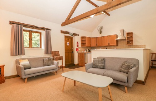 Hay-on-Wye Cottage | HONEYSUCKLE COTTAGE, romantic, character holiday cottage in Bromyard