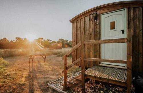 Monk Soham Cabin | Honeysuckle Farm Hut 3 - Suffolk Farm Holidays