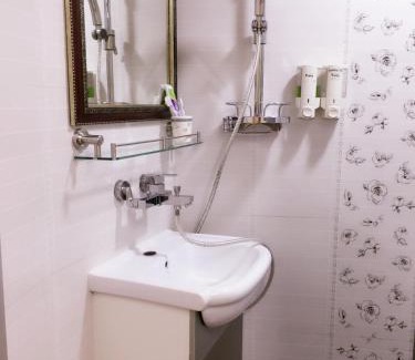 Tsim Sha Tsui House | Hong Kong Tai San Guest House (Harilela Branch)