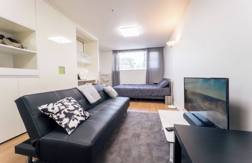 Sinchon-dong Condo | [Hongdae Station 2 minutes away] Spacious Home in the heart of Hongdae