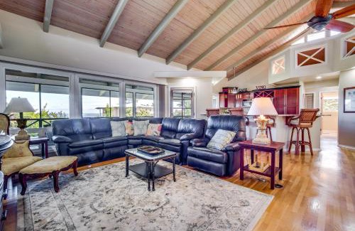 Honomu House | Honomu Home with Screened Lanai and Ocean Views!